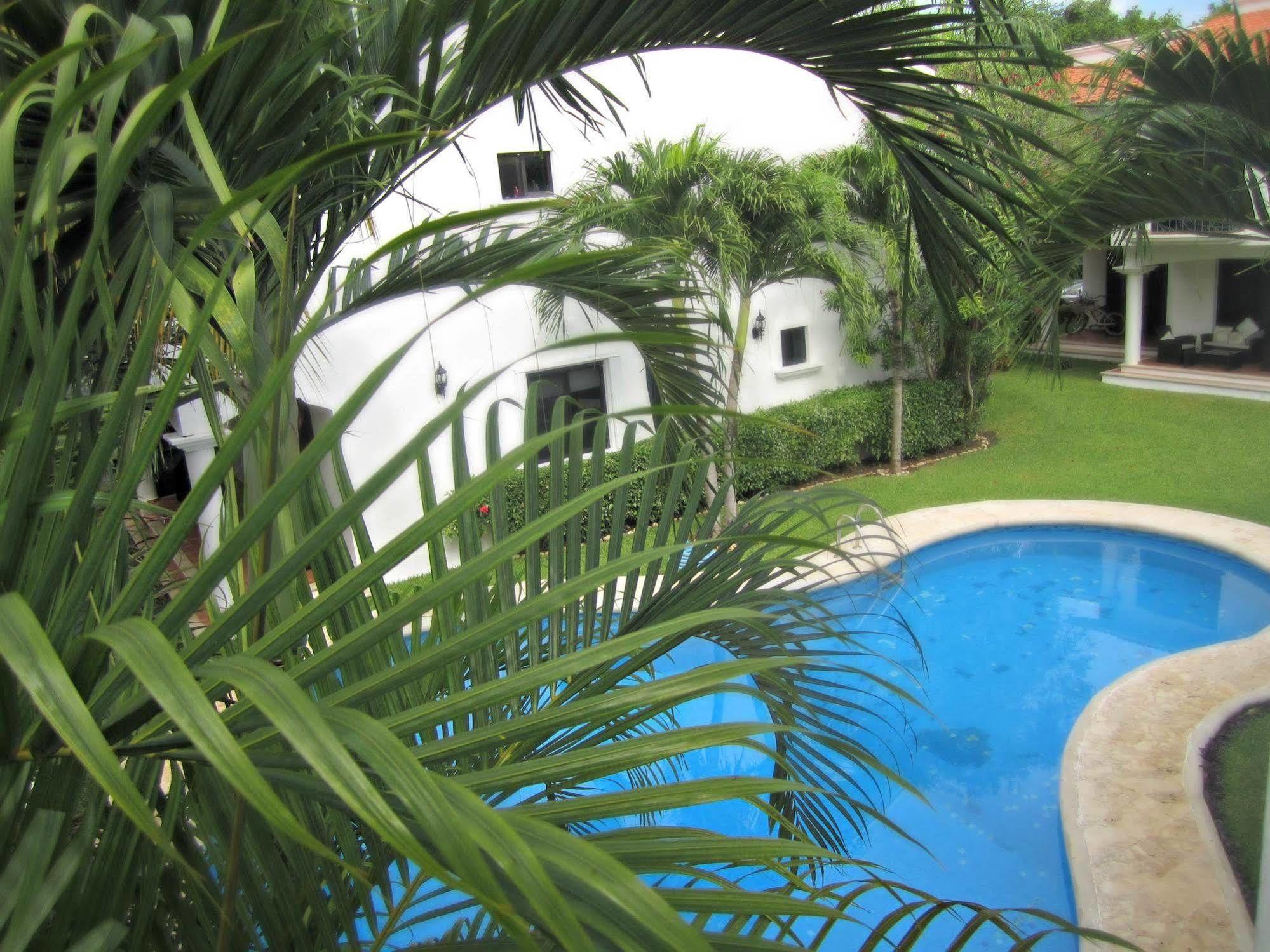 B&B Villa Hibiscus Playa del Carmen Exterior photo